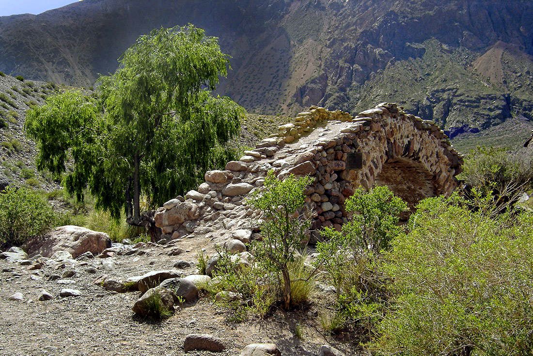 Paisaje de Paso de Uspallata en la cordillera de los Andes